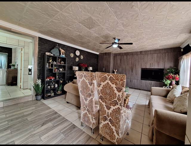 4 BEDROOM HOUSE FOR SALE IN HEIDELBERG AH